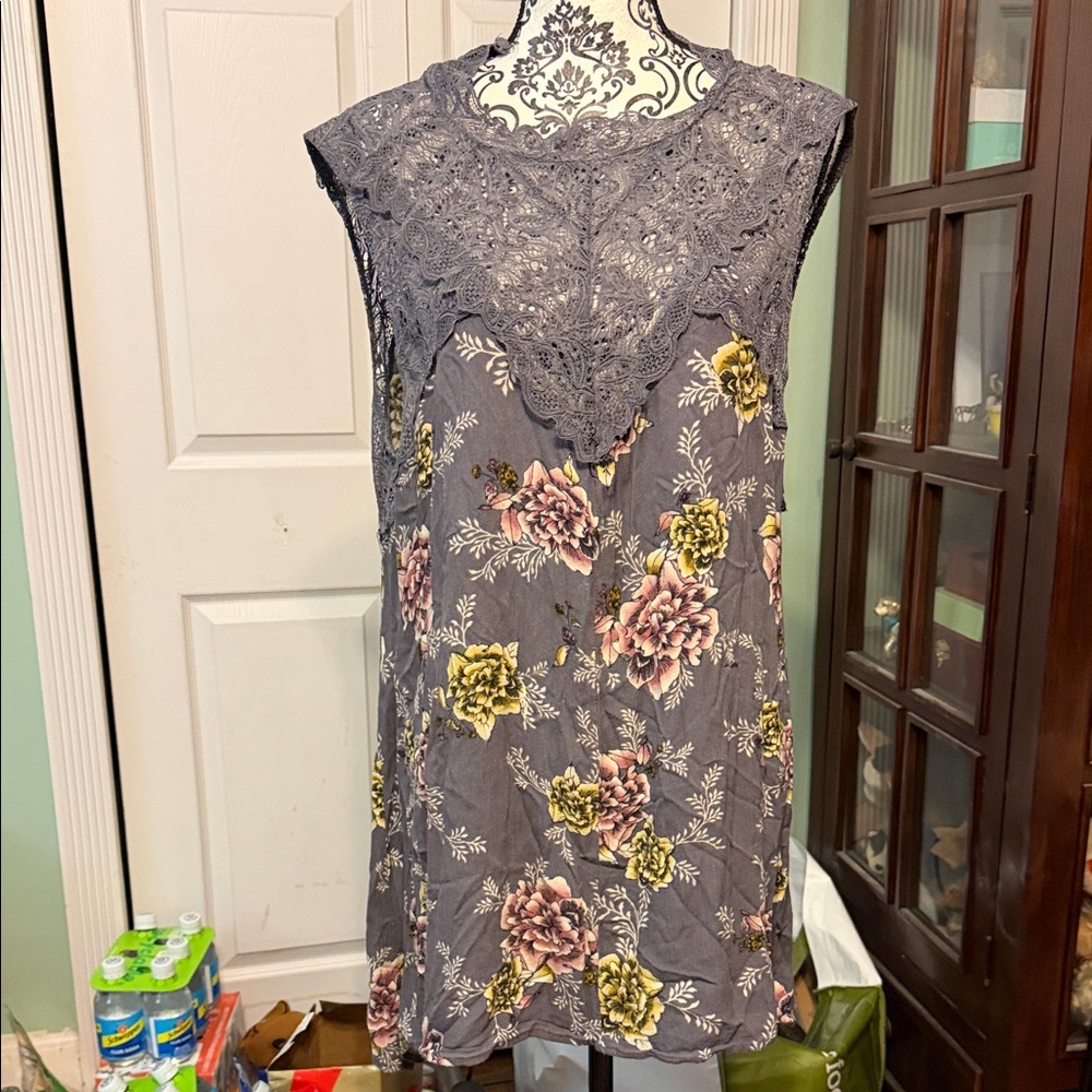 Torrid Gray Floral Lace Tank Top